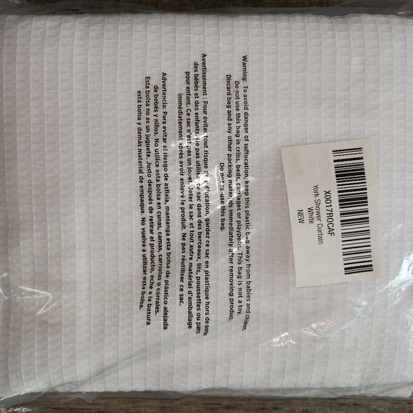 Lightweight mDESIGNS White York Shower Curtain Metal Grommet New - Picture 5 of 5